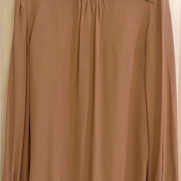 Baum und Pferdgarten Tan Button Down Shirt with Pointed Collar and Long Sleeves - Picture 5 of 8